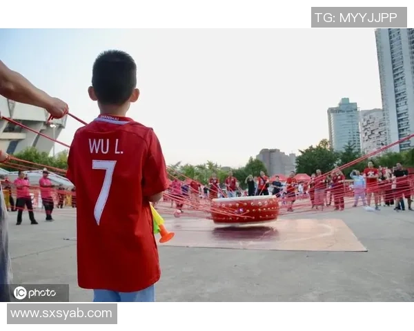 卡拉巴与希腊人对决揭幕赛精彩纷呈引发球迷热议